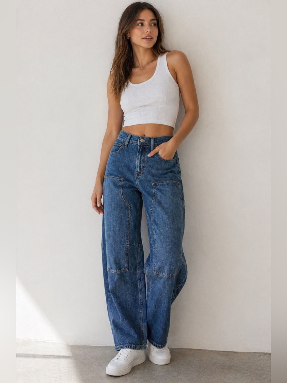 Old Navy Barrel-leg Jeans in Medium Blue Wash NWT